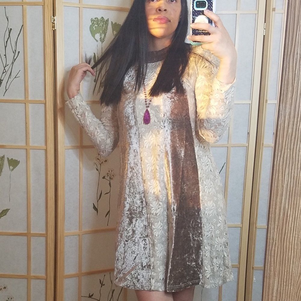 Lace dress 
